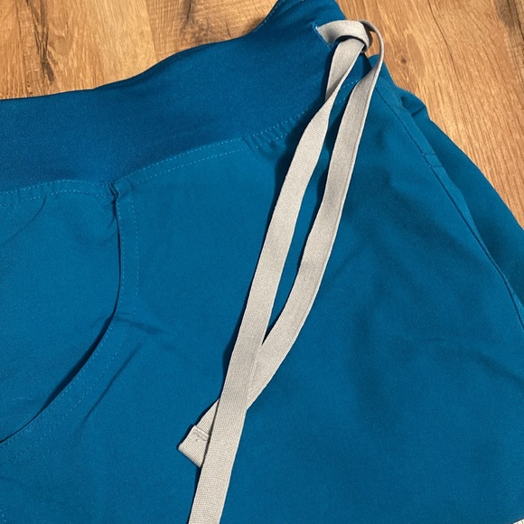 Figs scrub bottoms *worn 2 times* - Picture 2 of 2